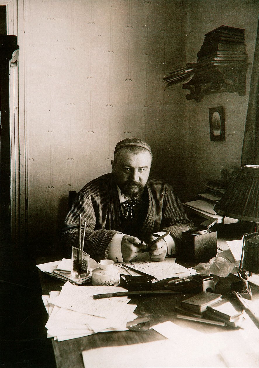 Aleksander Kuprin, rosyjski pisarz, przy swoim biurku, Gatchina, Rosja, początek XX wieku. autorstwa Karl Karlovich Bulla