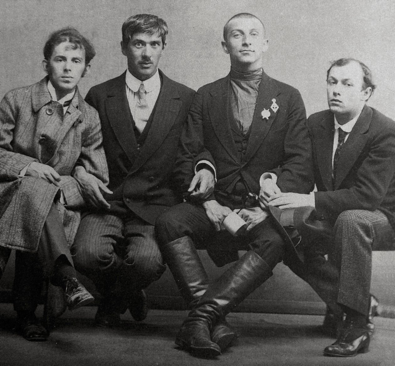 Osip Mandelstam, Korney Chukovsky, Benedikt Livshits i Yury Annenkov, 1914 autorstwa Karl Karlovich Bulla