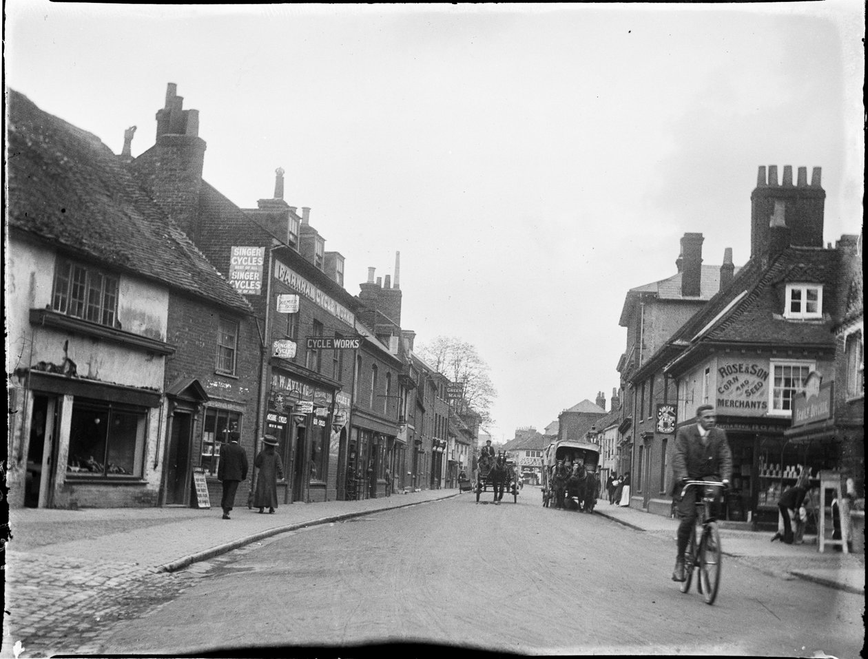 East Street, Farnham, Waverley, Surrey, 25.05.1909 (czarno-białe zdjęcie) autorstwa Katherine Jean Macfee