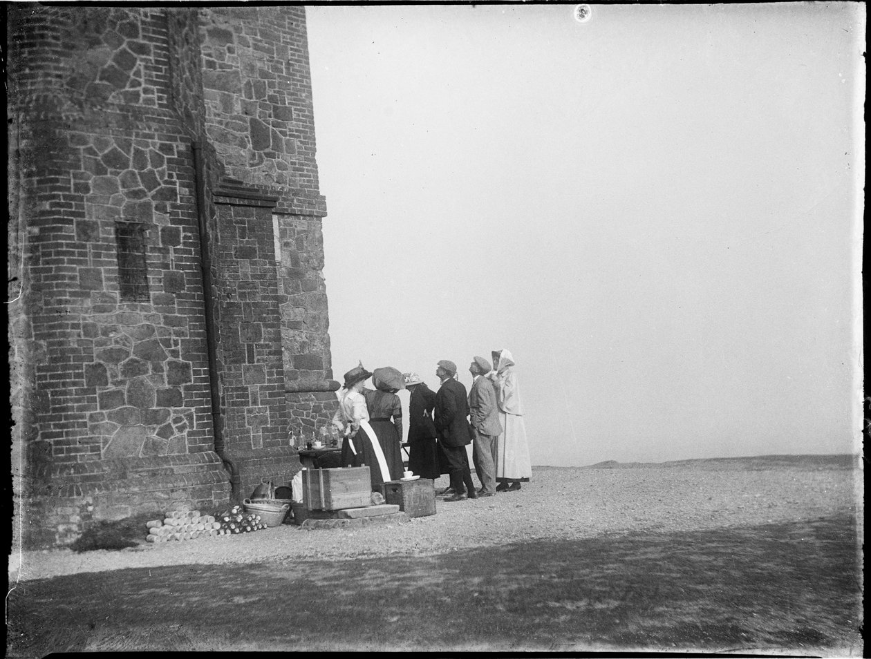 Leith Hill Tower, Leith Hill, Wotton, Mole Valley, Surrey, 25.05.1912 (czarno-białe zdjęcie) autorstwa Katherine Jean Macfee