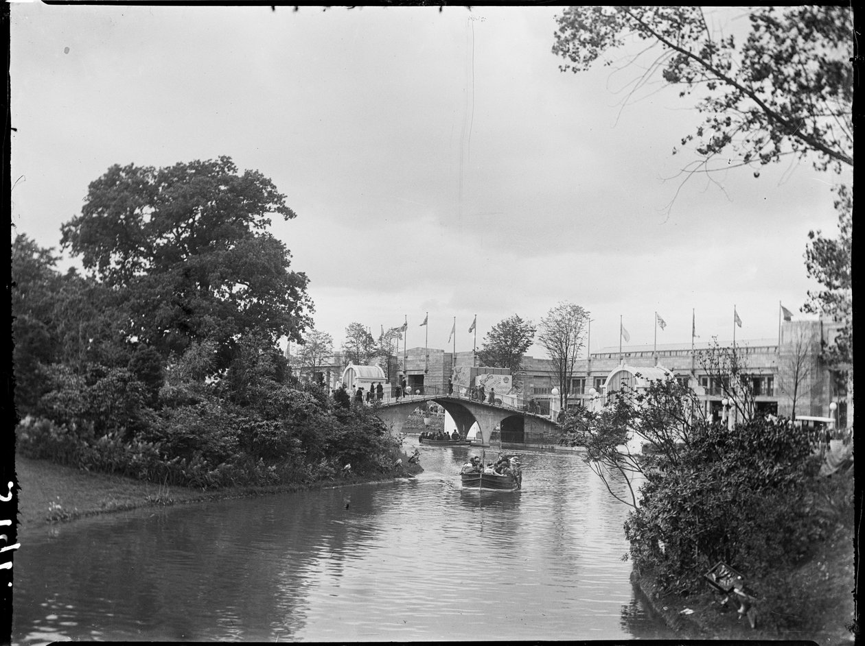 Wembley Park, Wembley Park, Brent, Wielki Londyn, 24.07.1924 (czarno-białe zdjęcie) autorstwa Katherine Jean Macfee