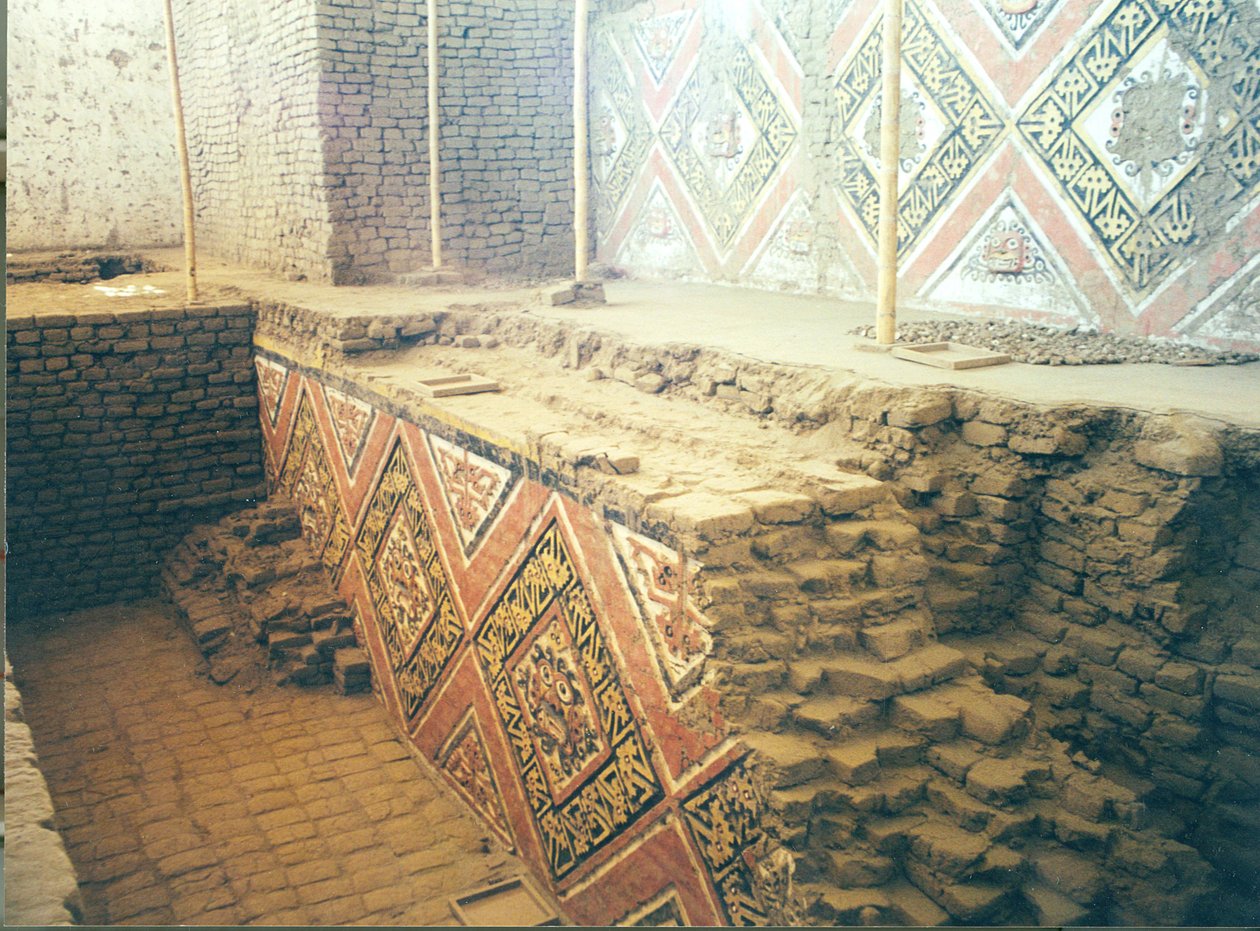 Wnętrze piramidy, prawdopodobnie kompleksu świątynnego, zbudowanego przez lud Moche, ok. 200-500 r. n.e. (zdjęcie) (szczegóły patrz 138729) autorstwa Katie Attenborough
