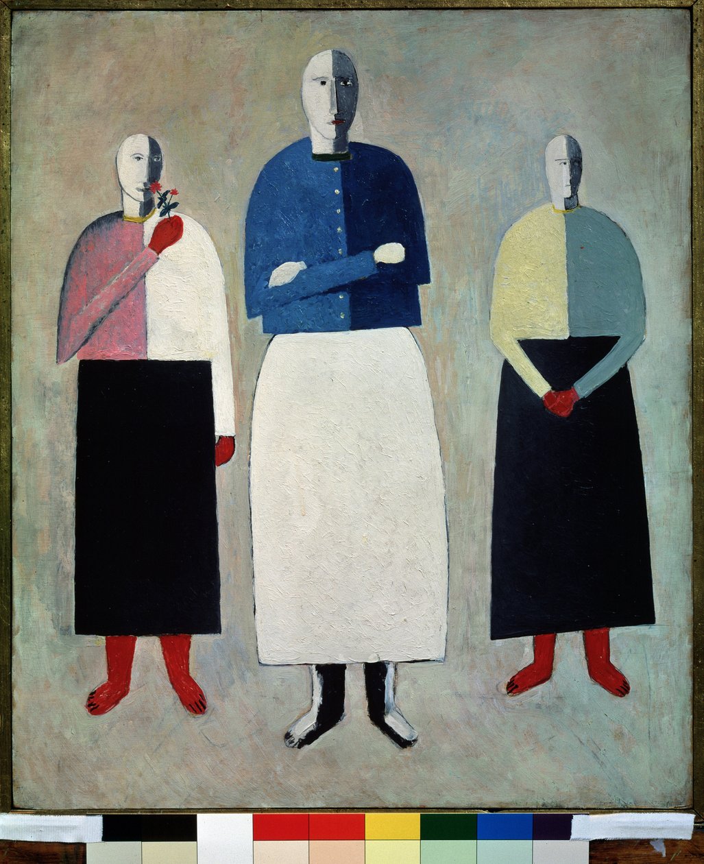 Trzy kobiety (trzy dziewczyny). Cała trójka ma łyse głowy, ubrana jest w prostą spódnicę i zapinaną na guziki kamizelkę. Obraz Kasimira Severinovicha Malewicza (Malevich, Malevic) (1878-1935), olej na drewnie autorstwa Kazimir Severinovich Malevich