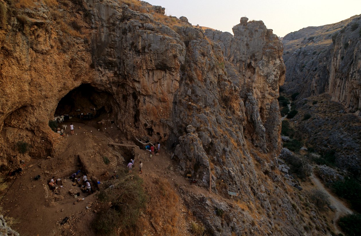 Jaskinia Amud, miejsce wykopalisk neandertalczyków, Izrael, 2008 (zdjęcie) autorstwa Kenneth Garrett