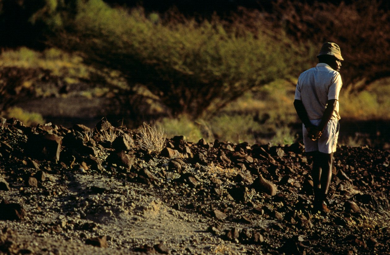 Łowca skamieniałości, Kamoya Kimeu, przywódca Gangu Hominidów, 2008 (zdjęcie) autorstwa Kenneth Garrett
