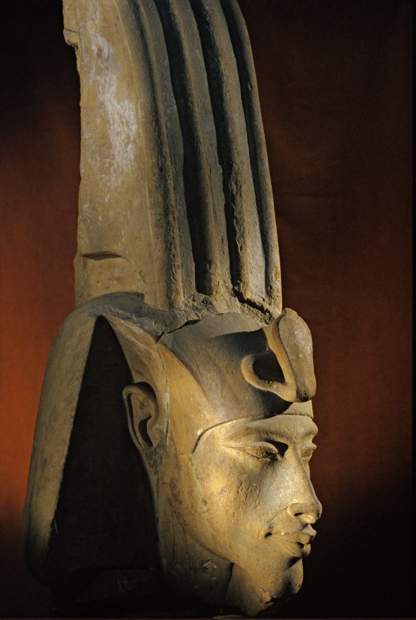 Głowa kolosalnego posągu Echnatona; Karnak; Świątynia Aten; Amenhotep IV. Jako faraon..., 2009 (zdjęcie) autorstwa Kenneth Garrett