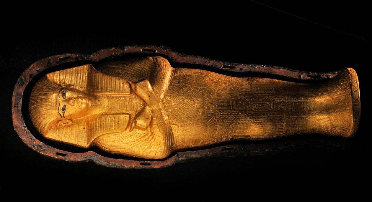 Trumna niemowlęca w grobowcu Tutanchamona; XVIII dynastia; Nowe Królestwo; Muzeum Egipskie;..., 2009 (zdjęcie) autorstwa Kenneth Garrett