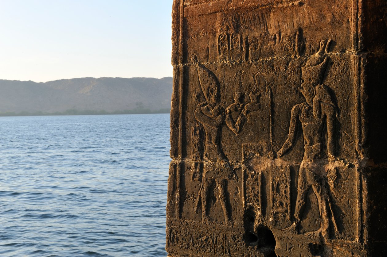 Ostatni faraon, MM7836, Egipt, Świątynia Philae, Asuan, Ptolemeusz, Świątynia Izydy, 2011 (foto) autorstwa Kenneth Garrett