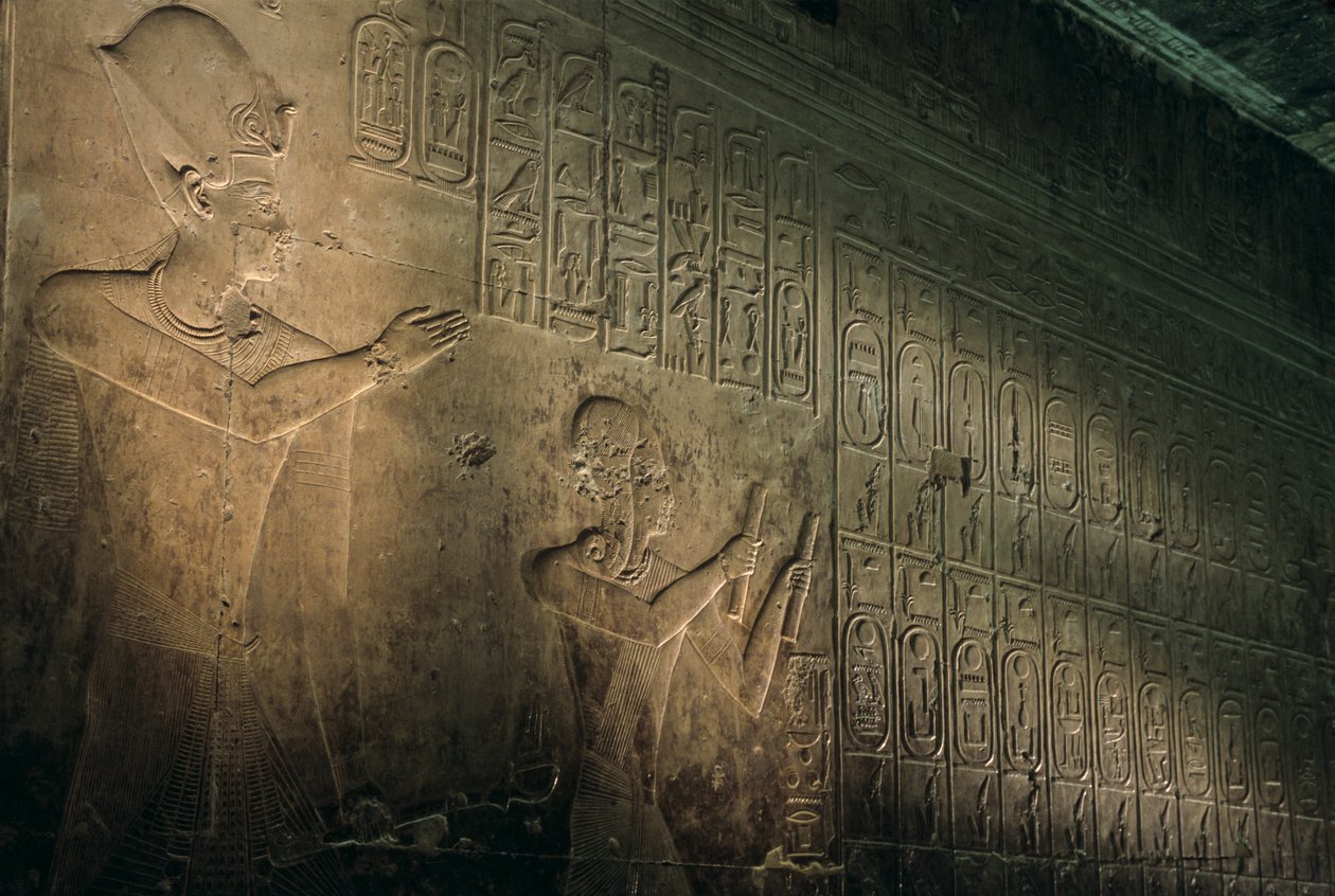 Najstarsza znana Lista Królewska, świątynia Setiego I w Abydos, Seti I stoi za Ramą..., 2005 (zdjęcie) autorstwa Kenneth Garrett