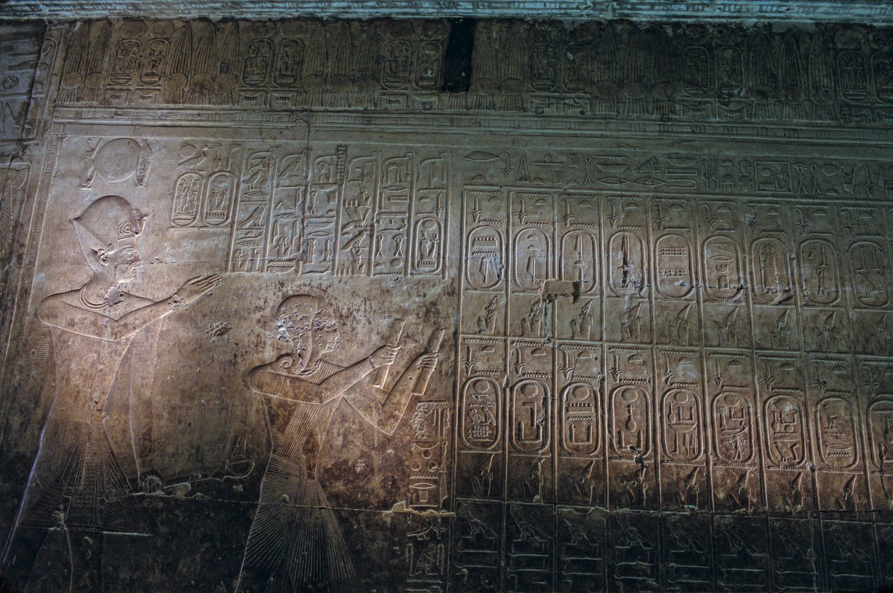 Najstarsza znana Lista Królewska, świątynia Setiego I w Abydos, Seti I stoi za Ramą..., 2005 (zdjęcie) autorstwa Kenneth Garrett