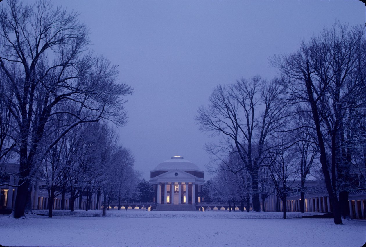 University of Virginia, Charlottesville, VA; założony i zaprojektowany przez Thomasa Jeffersona, 2004 (zdjęcie) autorstwa Kenneth Garrett