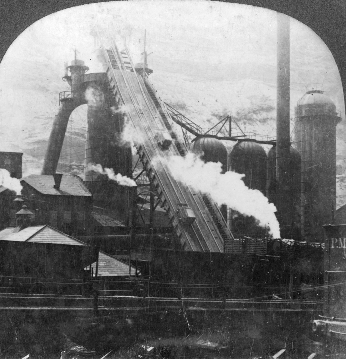Wielki piec, Pittsburgh, Pensylwania, USA, początek XX wieku autorstwa Keystone View Company