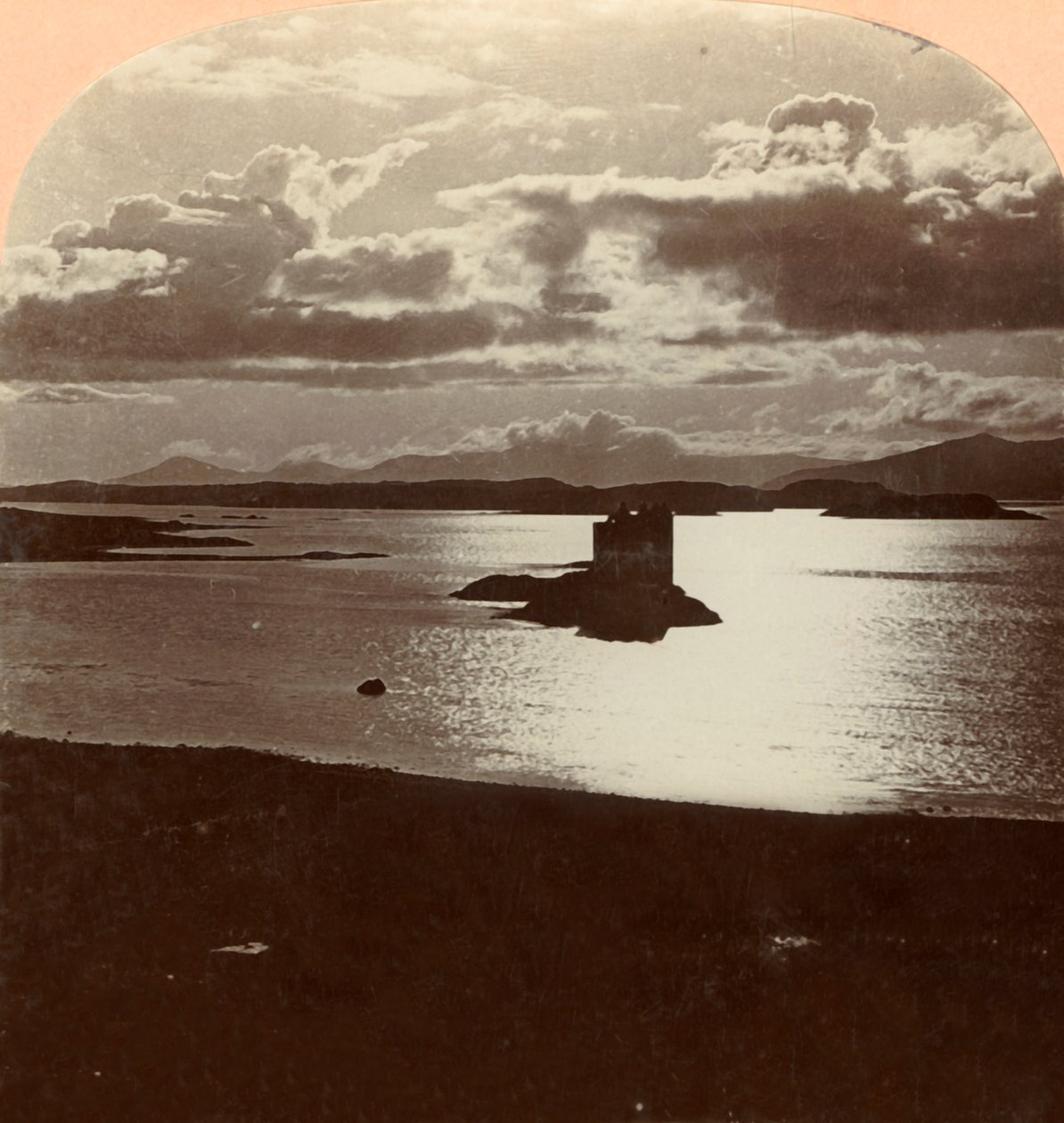Loch Lomond by Moonlight, Szkocja, ok. 1900. autorstwa Keystone View Company