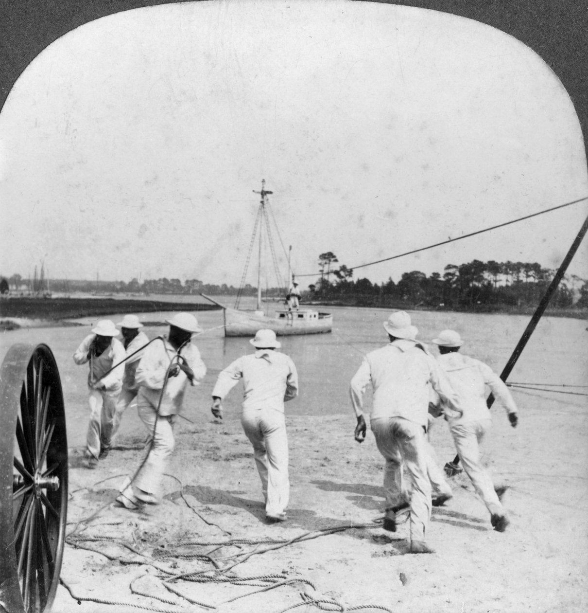 Niektóre operacje Korpusu Ratującego Życie, Jamestown Exposition, Wirginia, USA, 1907 autorstwa Keystone View Company