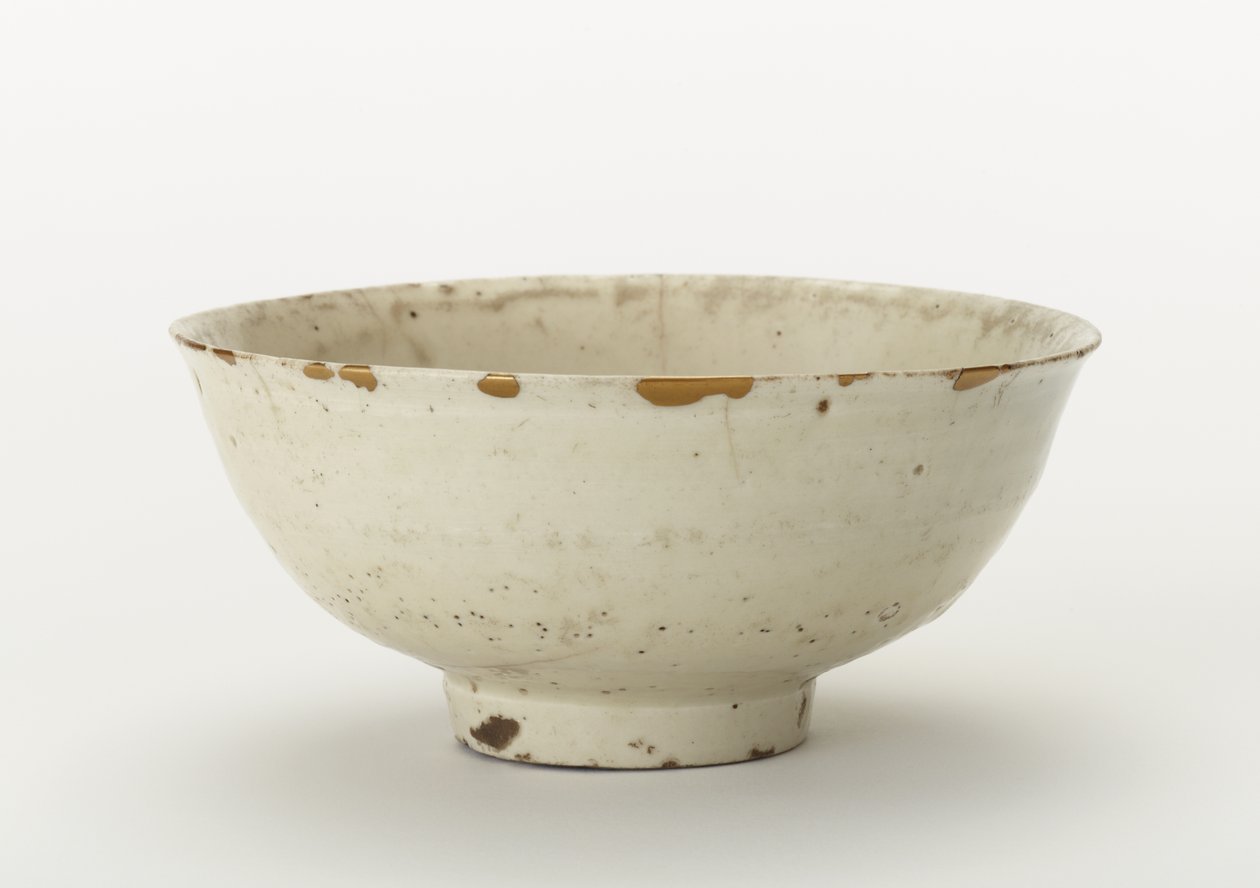 Miseczka do herbaty (koraijawan), koniec XVI-początek XVII w. (porcelana z przeźroczystą emalią, naprawy złotym lakierem) autorstwa Korean School