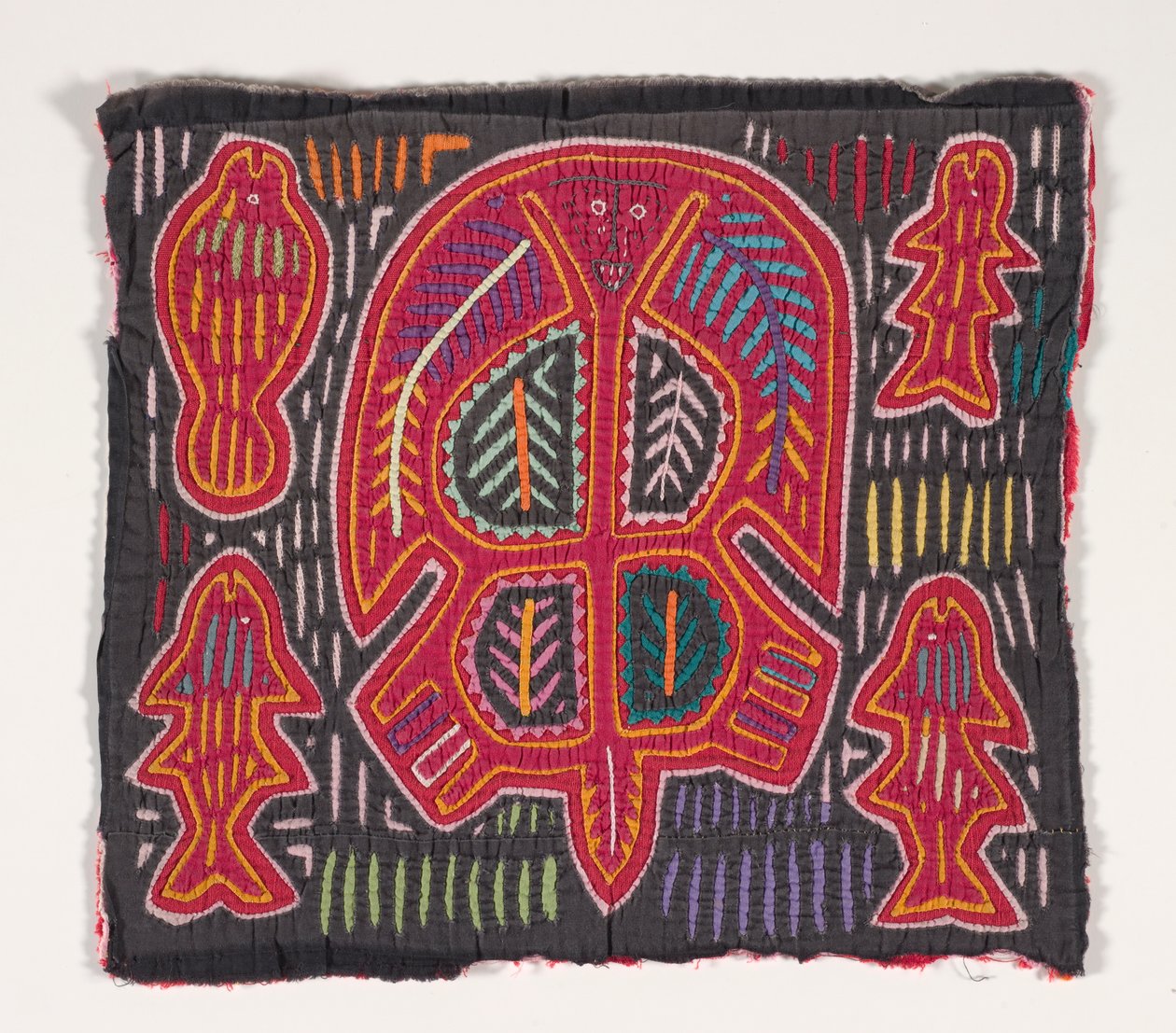 Panel koszuli (mola) (bawełna z aplikacjami) autorstwa Kuna Indian Culture