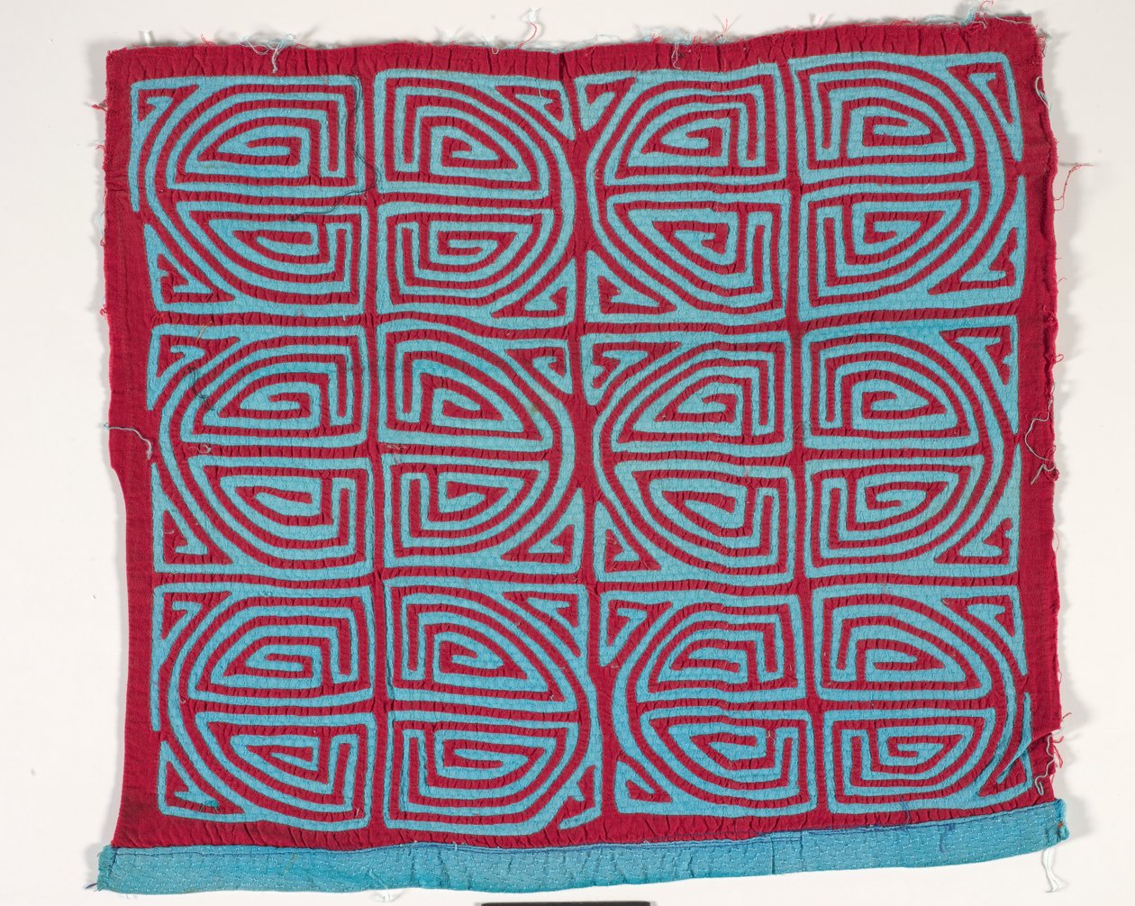 Panel koszuli (mola) (bawełna z aplikacjami) autorstwa Kuna Indian Culture