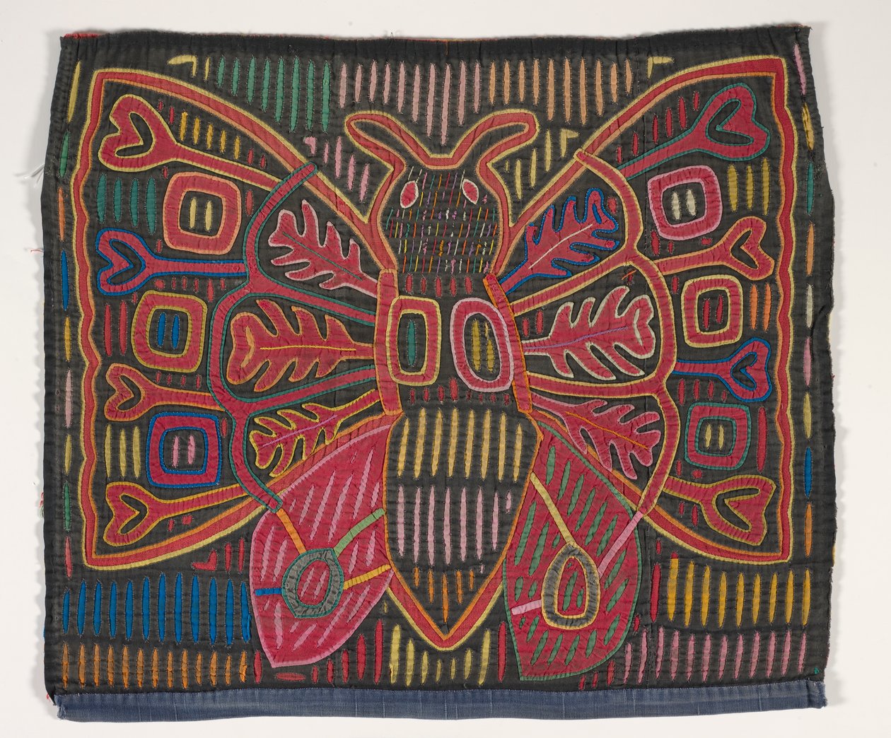 Panel koszuli (mola) (bawełna z aplikacjami) autorstwa Kuna Indian Culture