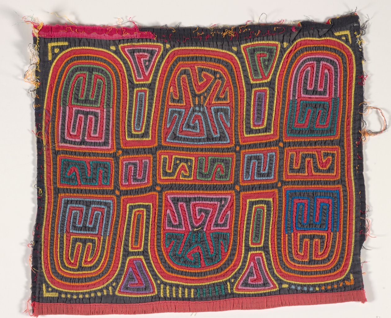 Panel koszuli (mola) (bawełna z aplikacjami) autorstwa Kuna Indian Culture