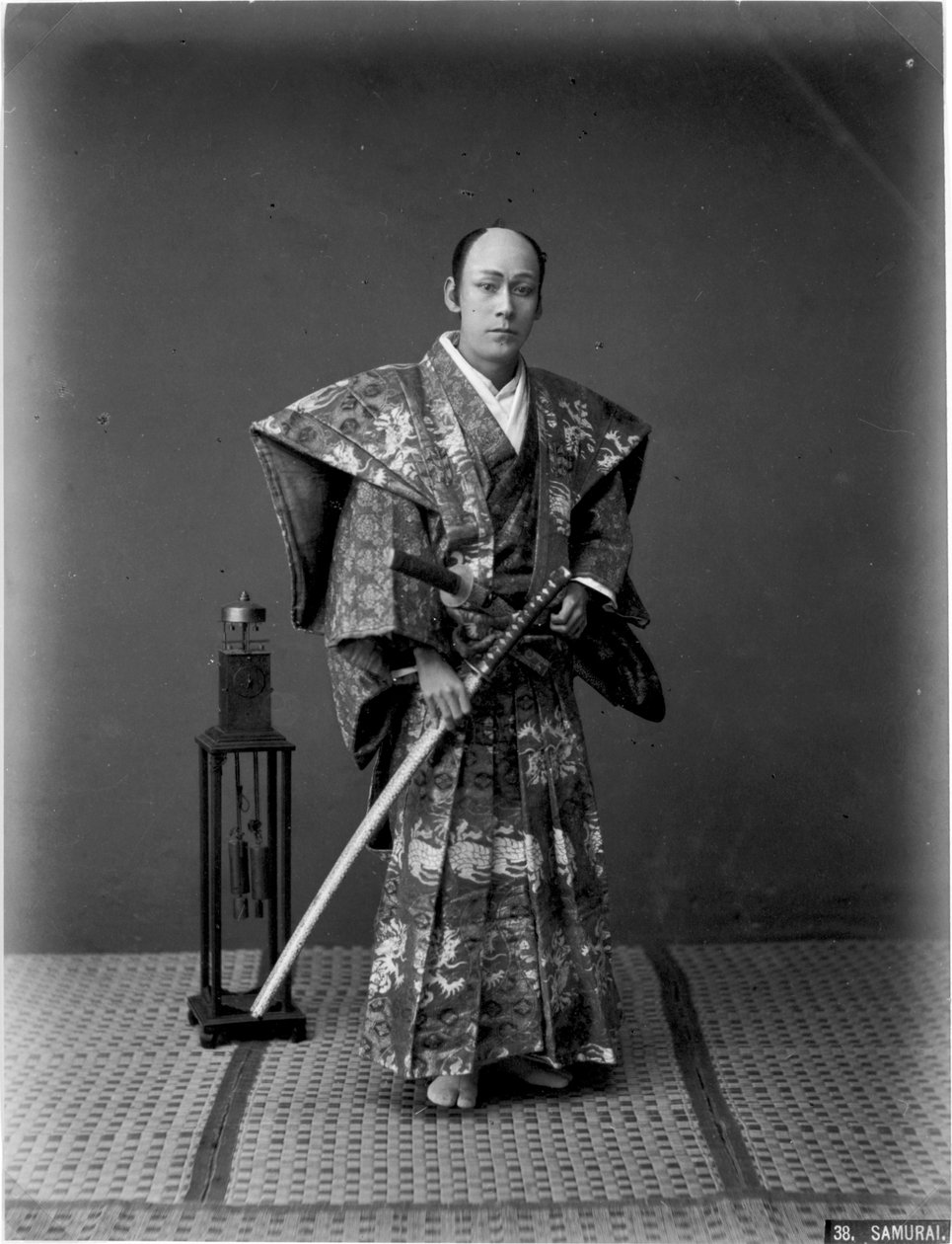 Samurai Warrior, lata 80. XIX wieku (ręcznie barwiony odbitka albuminowa) autorstwa Kusakabe Kimbei