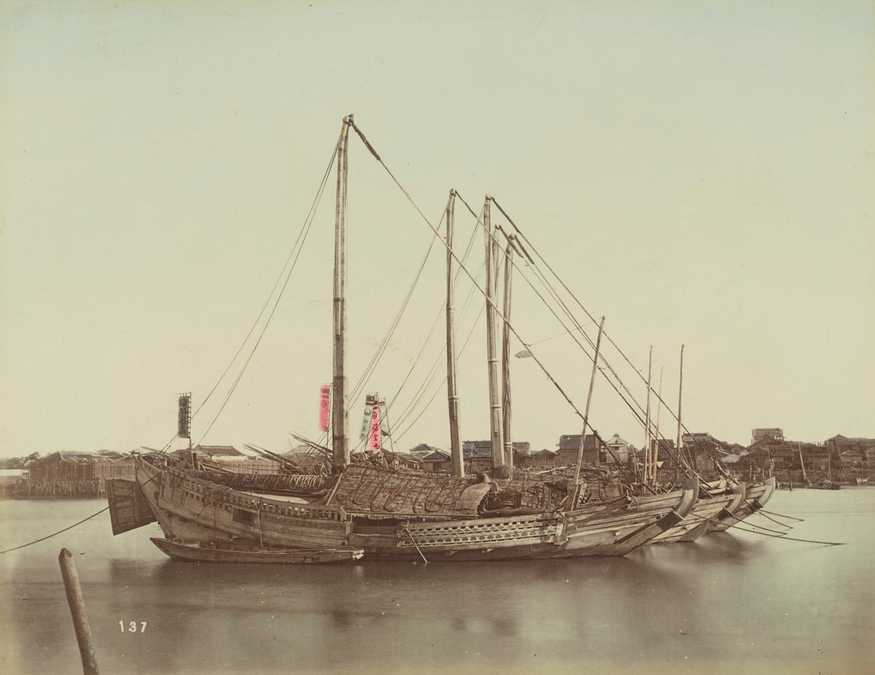Japońskie dżonki, ok.1880 autorstwa Kusakabe Kimbei
