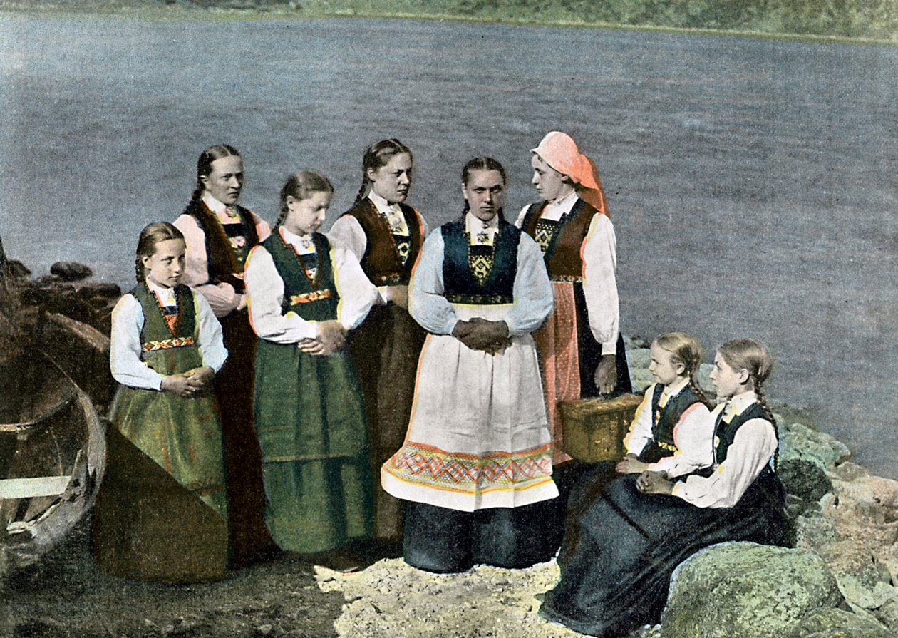 Kobiety i dzieci w strojach narodowych, Sognafjorden, Norwegia, c1890 autorstwa L Boulanger