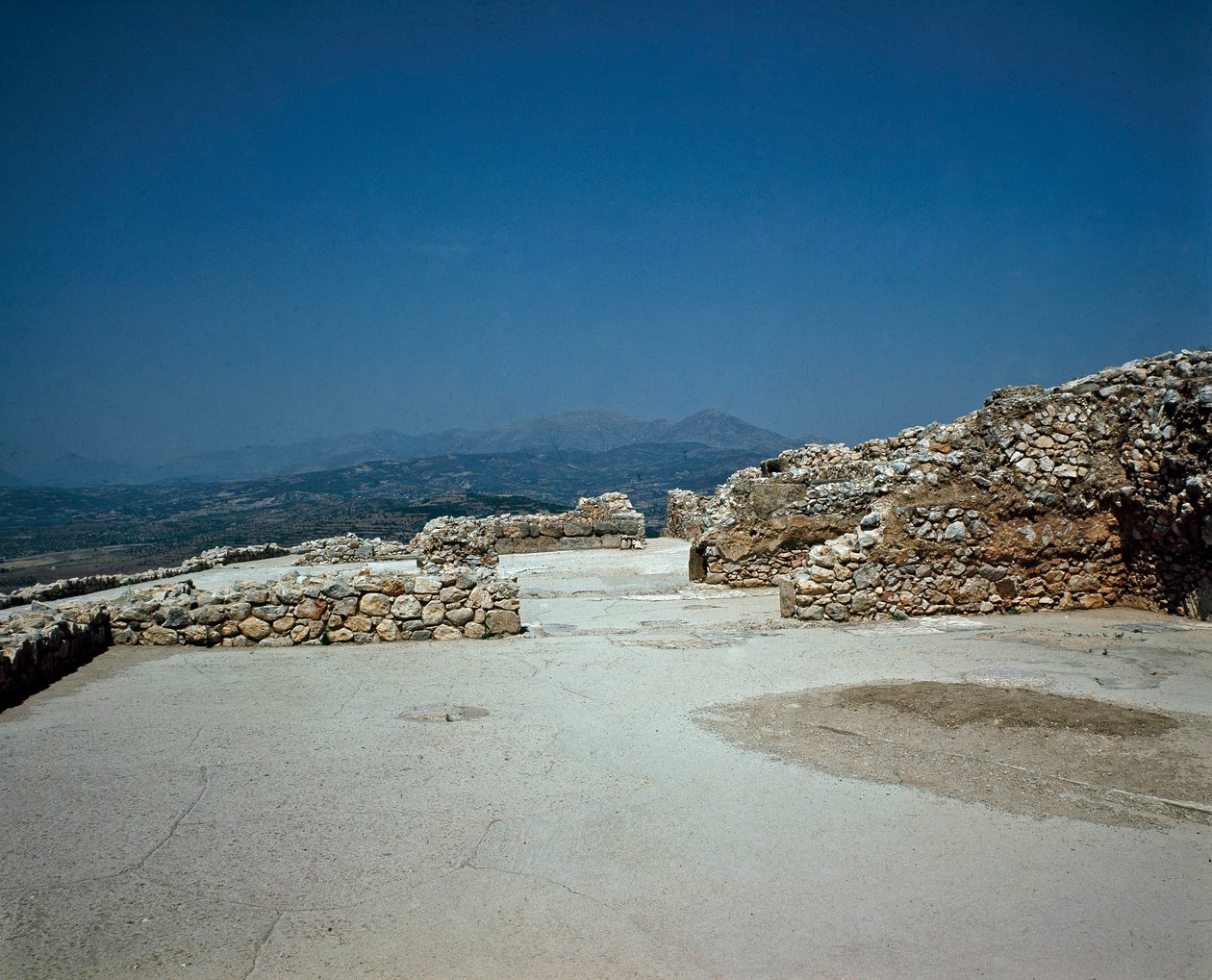 Megaron Pałacu Królewskiego: miejsce starożytnego miasta Mykenes na Peloponezie (1500-1100 pne) Grecja autorstwa Late Helladic Period Mycenaean
