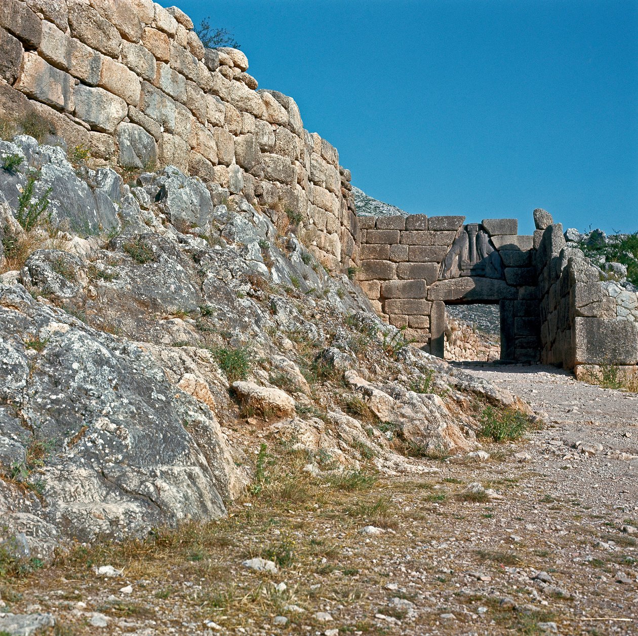 Brama Lwów: miejsce starożytnego miasta Mykenes na Peloponezie (1500-1100 pne) Grecja autorstwa Late Helladic Period Mycenaean