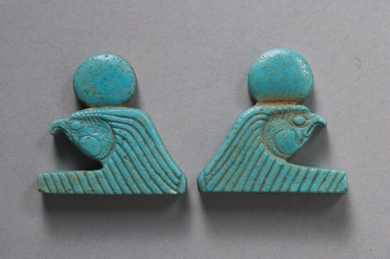 Zaciski naszyjnika z głową sokoła (fajans) autorstwa Late Period Egyptian