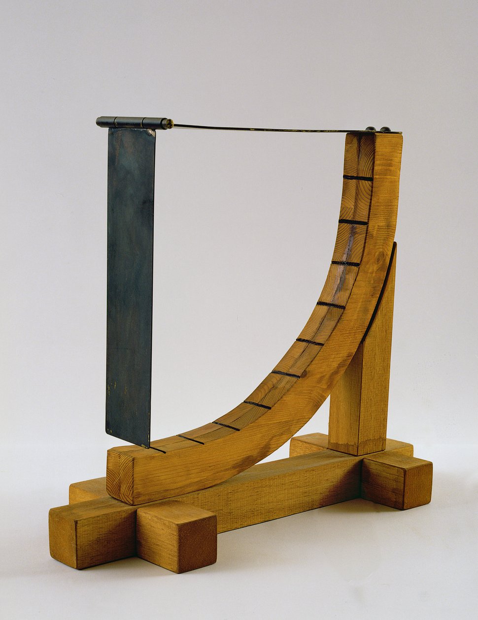 Rekonstrukcja projektu da Vinci dla anemometru (drewno i metal) autorstwa Leonardo da Vinci
