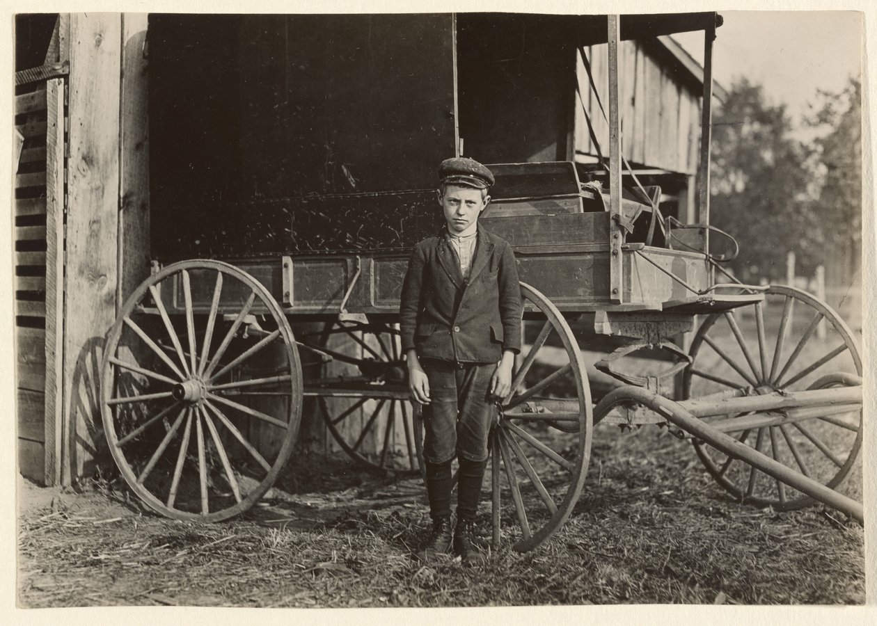 [Orley Shrouce, 10 lat, 8 Ozark Mill, Gastonia, Karolina Północna]. autorstwa Lewis W. Hine