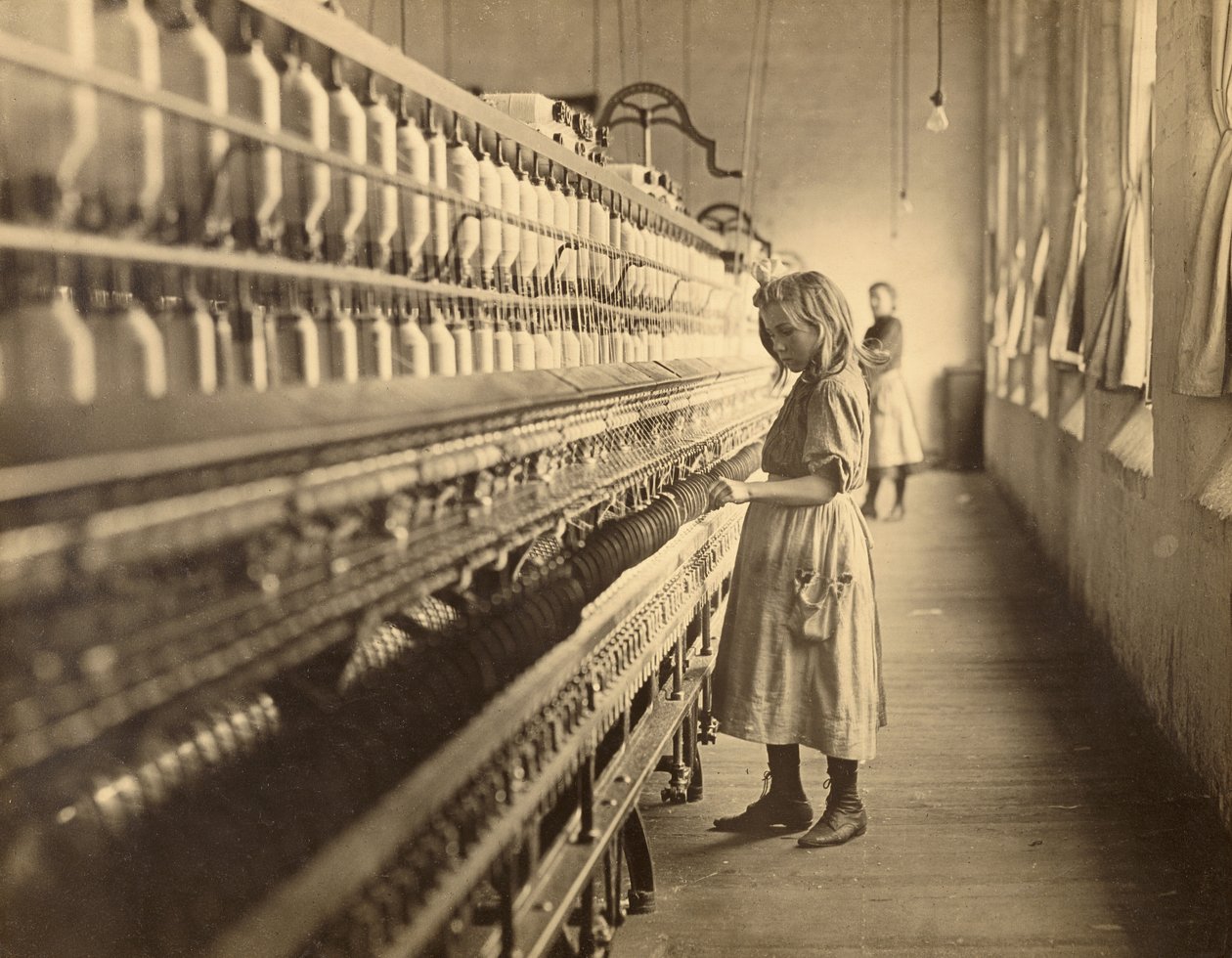 Sadie Pfeiffer, prządka w przędzalni bawełny autorstwa Lewis W. Hine