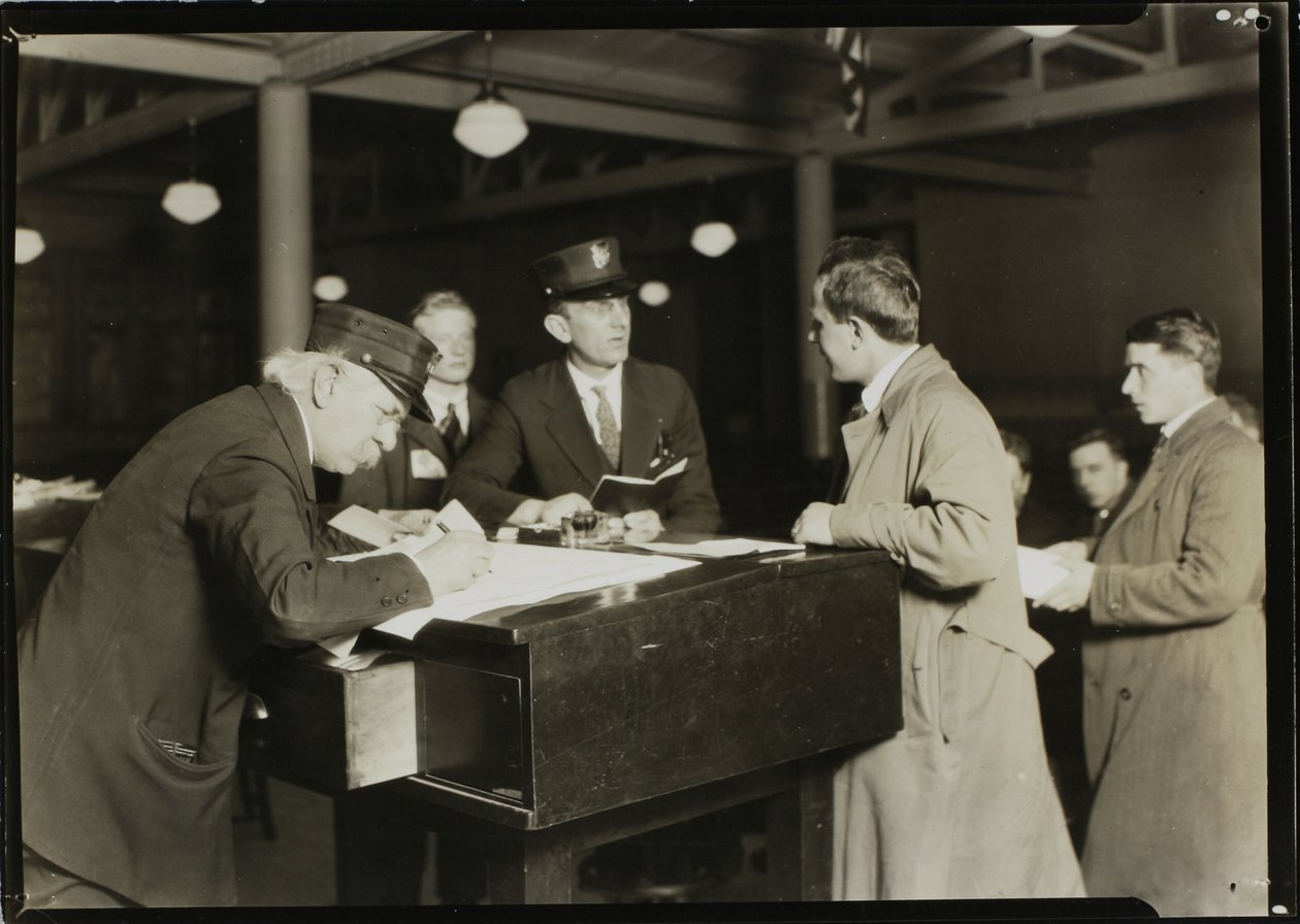 Zbliżenie na Ellis Island autorstwa Lewis Wickes Hine