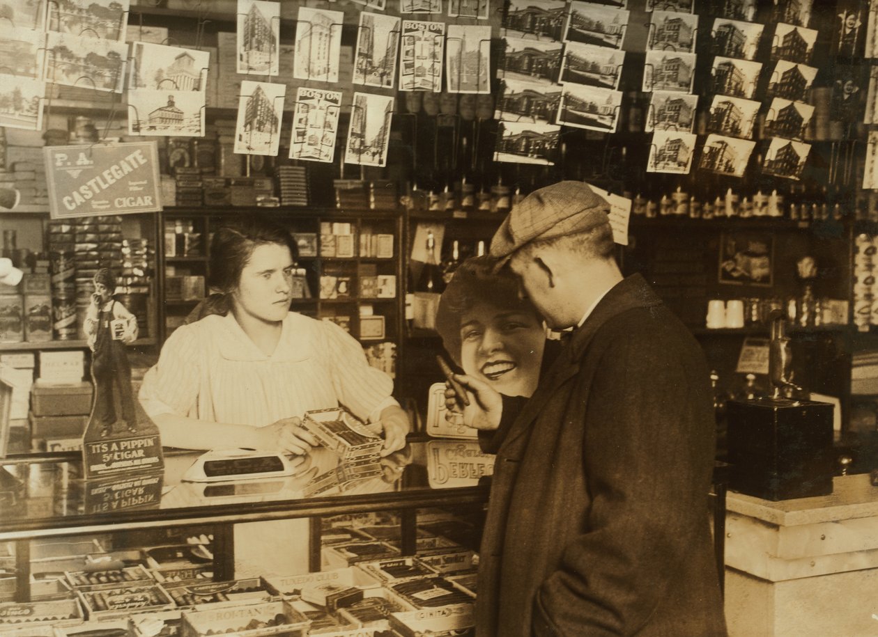 Czternastoletni sprzedawca w sklepie z cygarami w Bostonie, Massachusetts autorstwa Lewis Wickes Hine