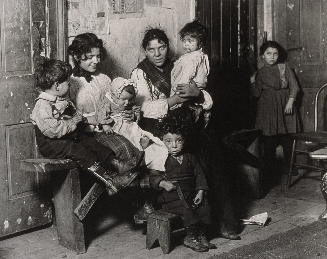 Włoski dom w pobliżu Hull House, Chicago, 1910 autorstwa Lewis Wickes Hine