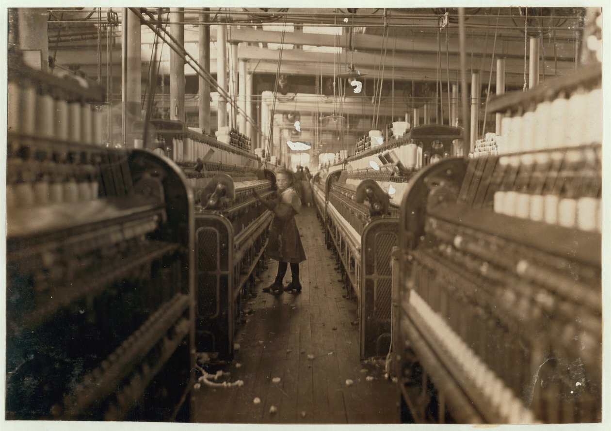 Przędzarka dziecięca w Mollahan Cotton Mills, Newberry, Karolina Południowa, 1908 autorstwa Lewis Wickes Hine