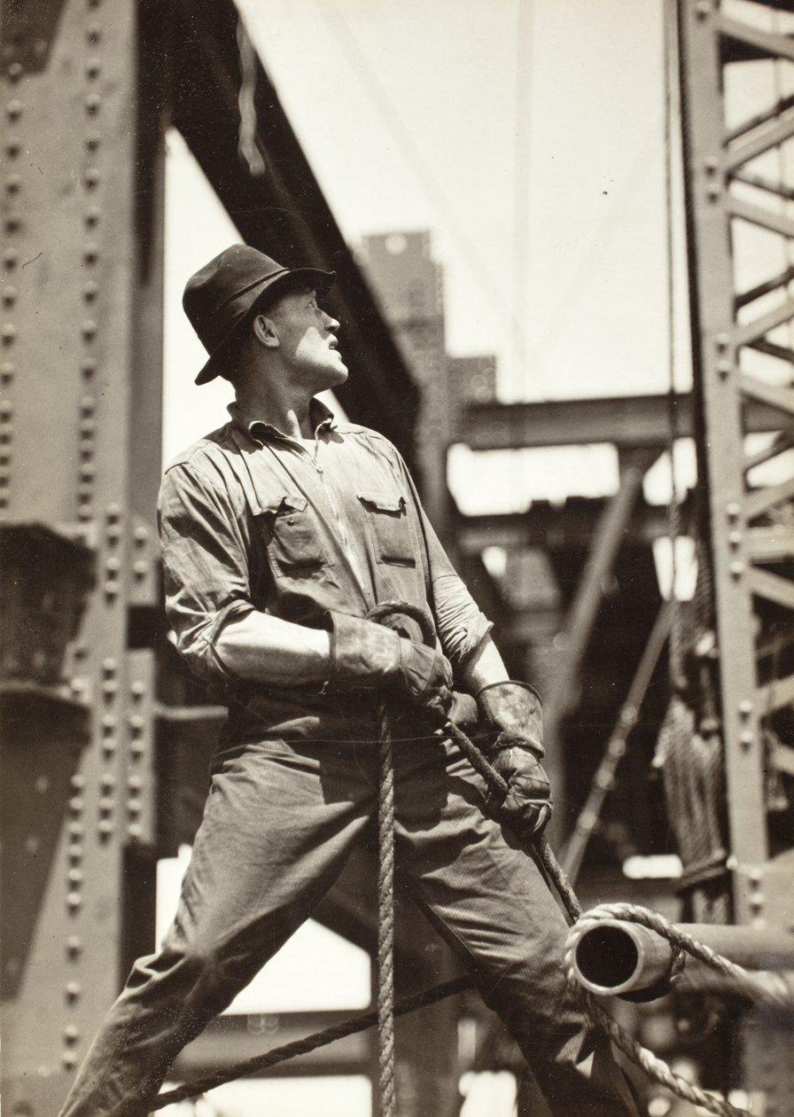 Operator dźwigu na Empire State Building autorstwa Lewis Wickes Hine