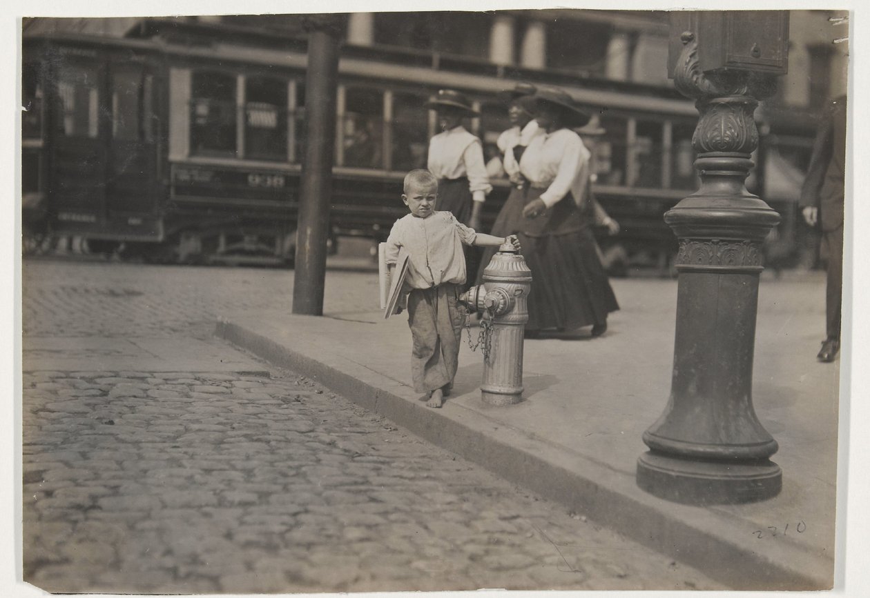 Sprzedawca gazet autorstwa Lewis Wickes Hine