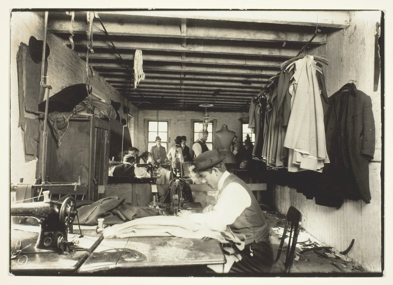 Old Time Garment Shop, Nowy Jork autorstwa Lewis Wickes Hine
