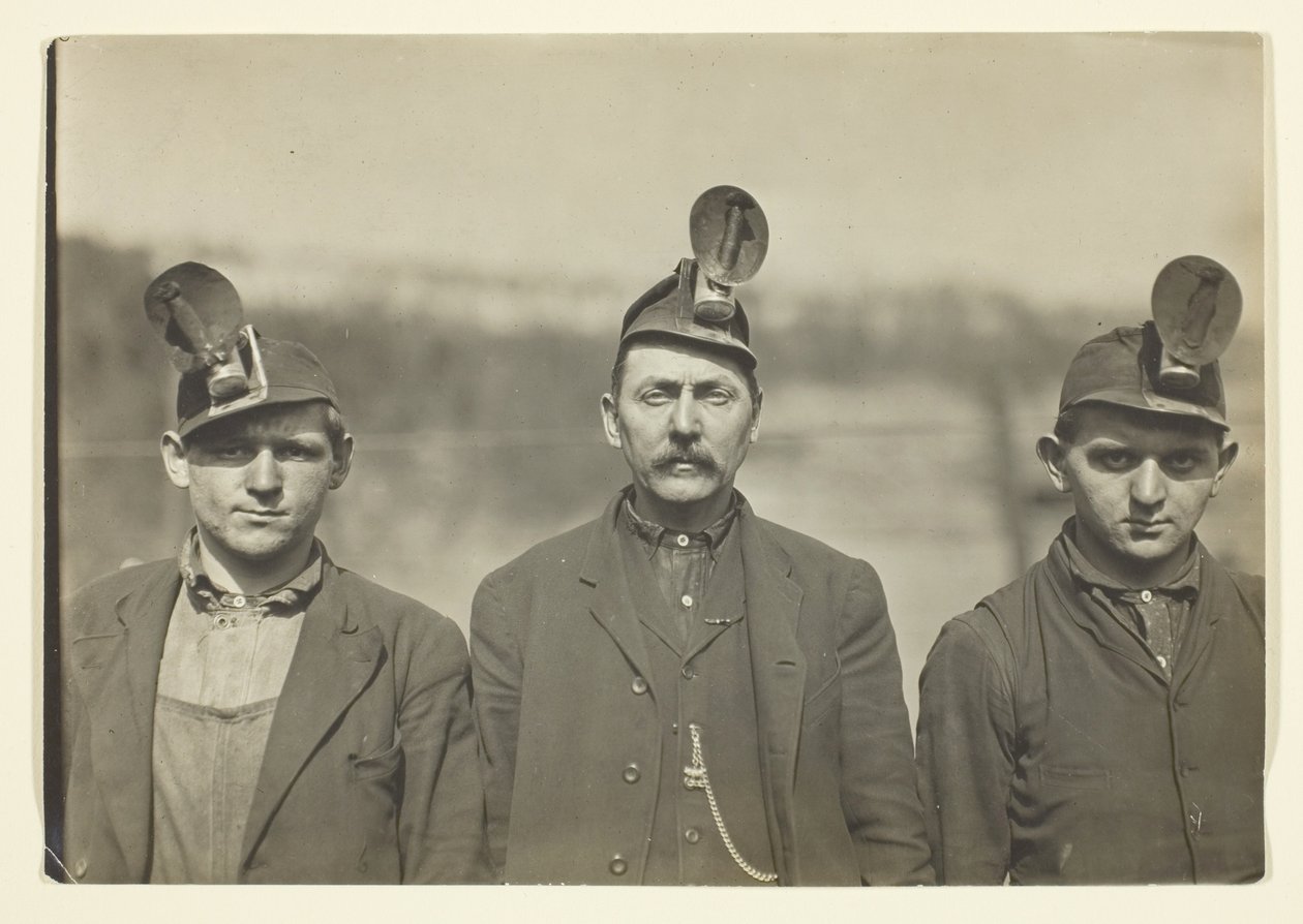 Old Timers, Pennsylvania Miners, (Zachodnia Wirginia) autorstwa Lewis Wickes Hine