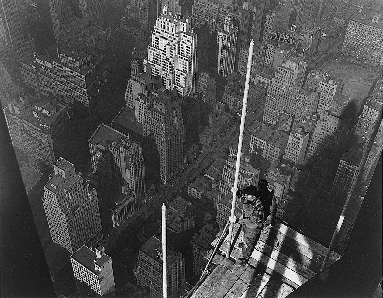 Podnoszenie masztu, Empire State Building, 1939 autorstwa Lewis Wickes Hine
