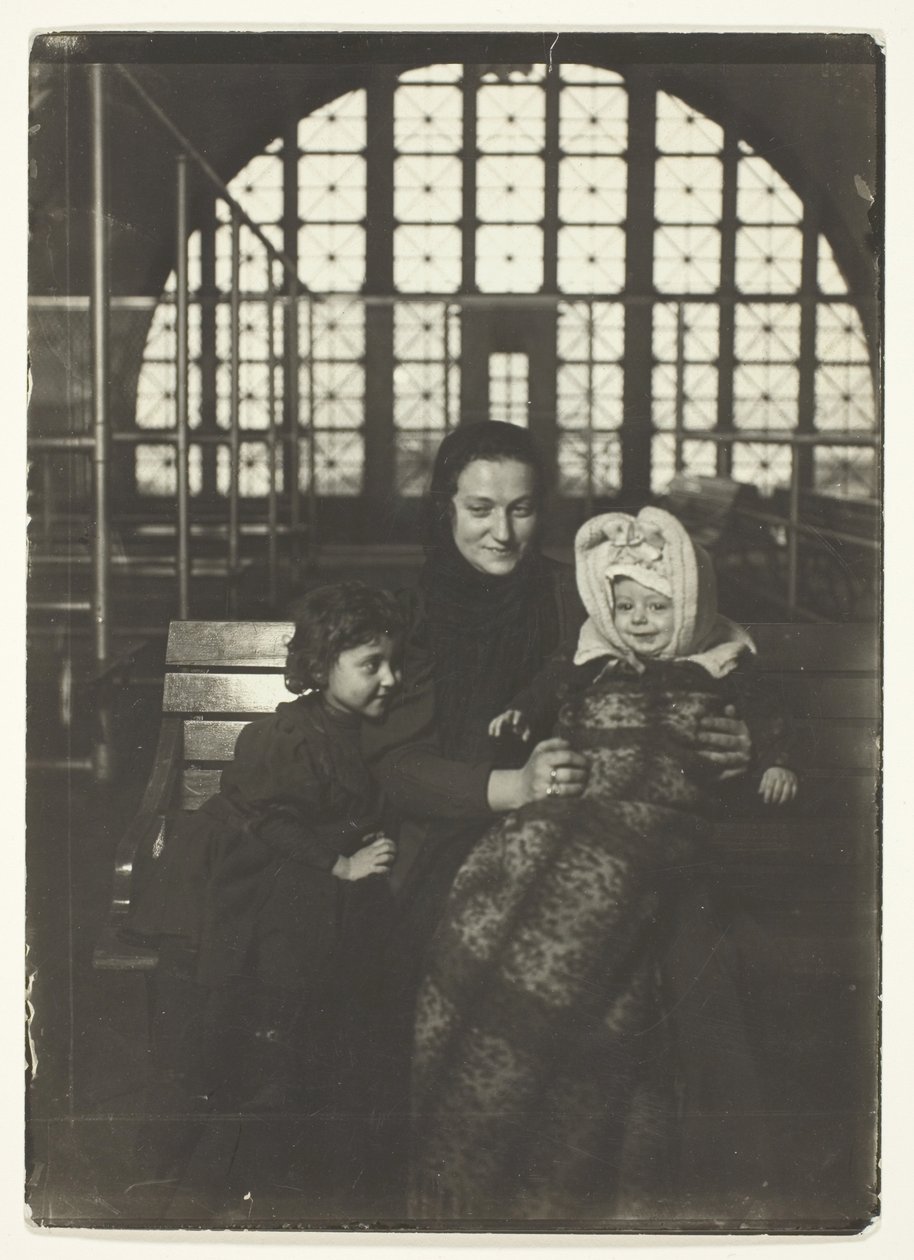 Rosyjska rodzina, Ellis Island autorstwa Lewis Wickes Hine