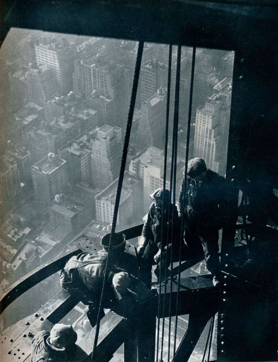 Ostatnie etapy masztu, ulica znajduje się jakieś ćwierć mili poniżej, c1931 autorstwa Lewis Wickes Hine