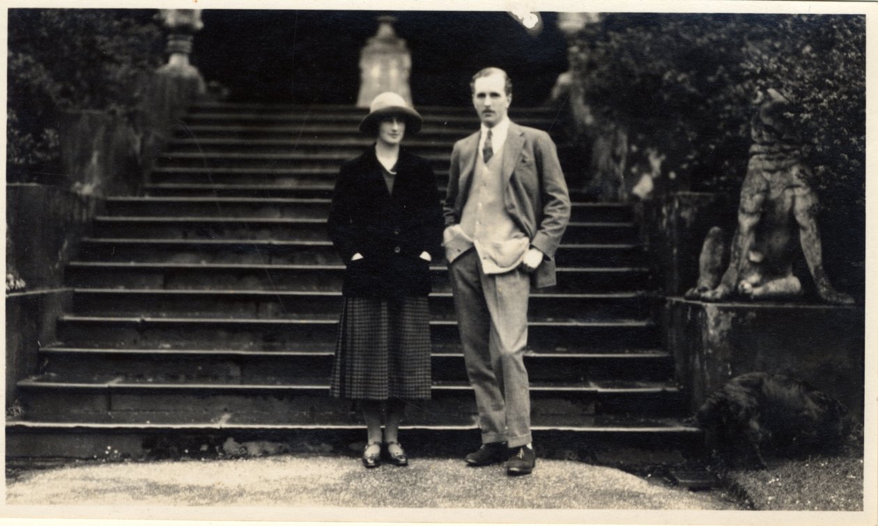 Lady Rachel Cavendish i wicehrabia Stuart of Findhorn (zdjęcie czarno-białe) autorstwa Unbekannt Unbekannt