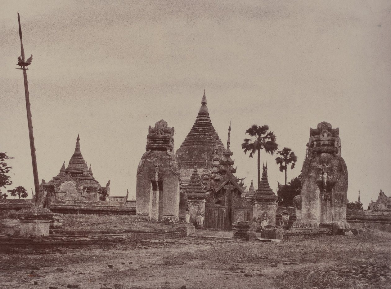 Pugahm Myo: Wejście do pagody Shwe Zeegong autorstwa Linnaeus Tripe