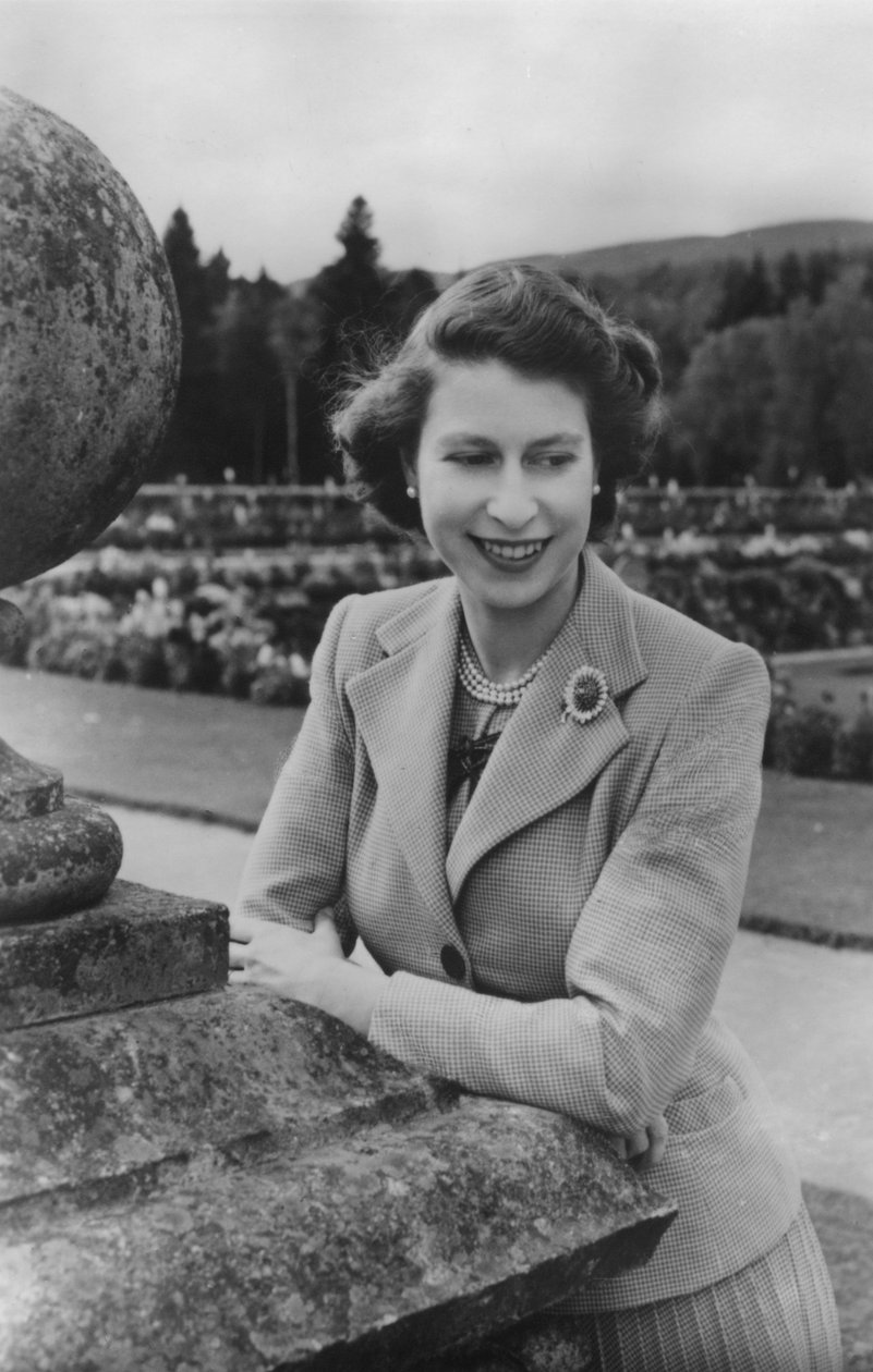 Królowa Elżbieta II w Balmoral, 28 września 1952 r. autorstwa Lisa Sheridan