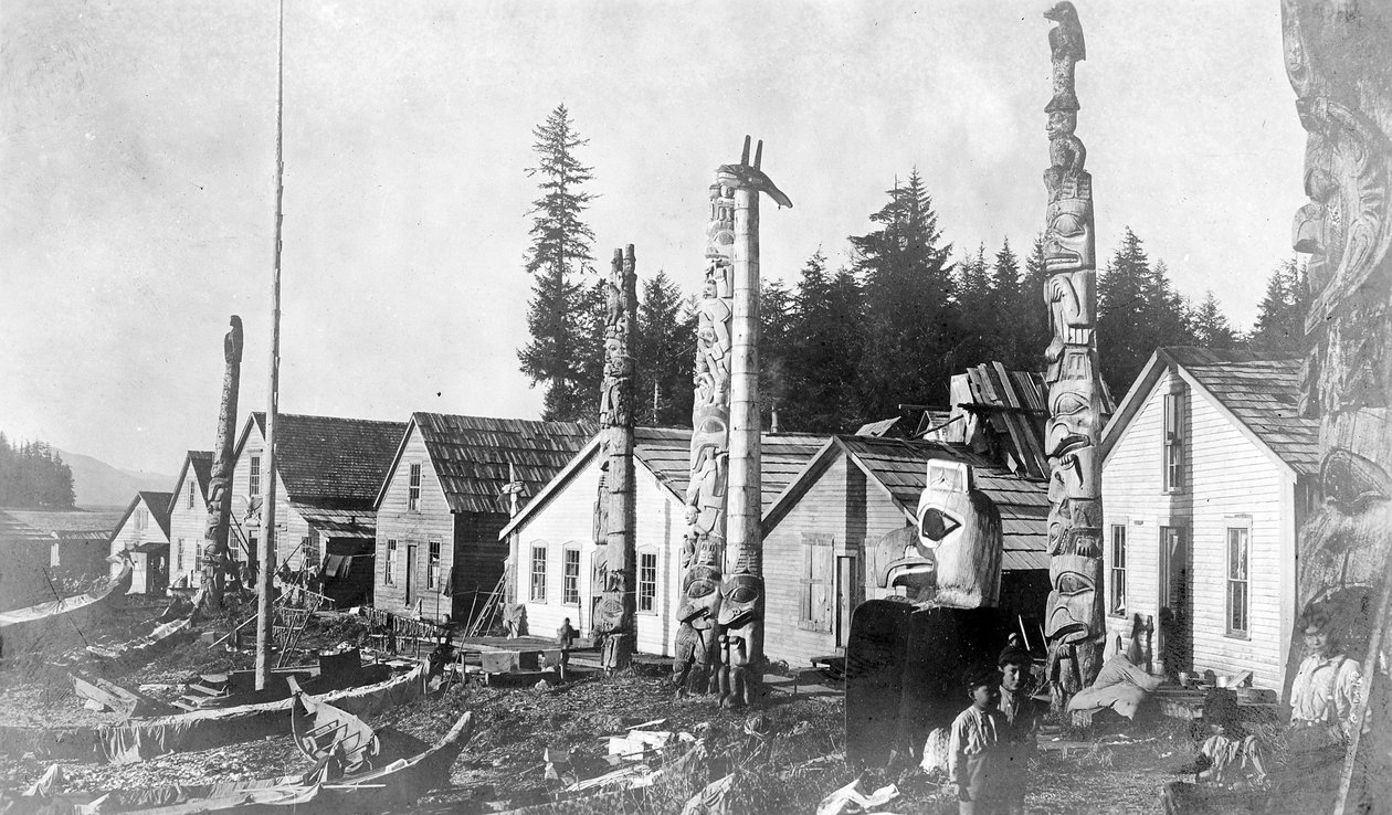 Wioska indiańska w Howkan, Alaska, 1896 r. autorstwa Lloyd Valentine and Pond, Edwin Percy Winter