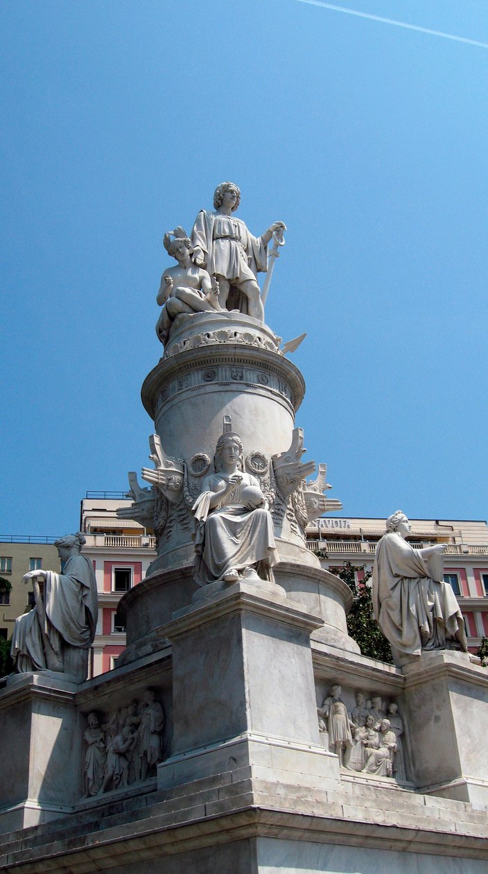 Pomnik w hołdzie nawigatorowi Krzysztofowi Kolumbowi (Cristoforo Colombo). Marmurowa rzeźba Lorenzo Bartoliniego (1777-1850). Piazza Acquaverde Genes (Genova) Włochy autorstwa Lorenzo Bartolini