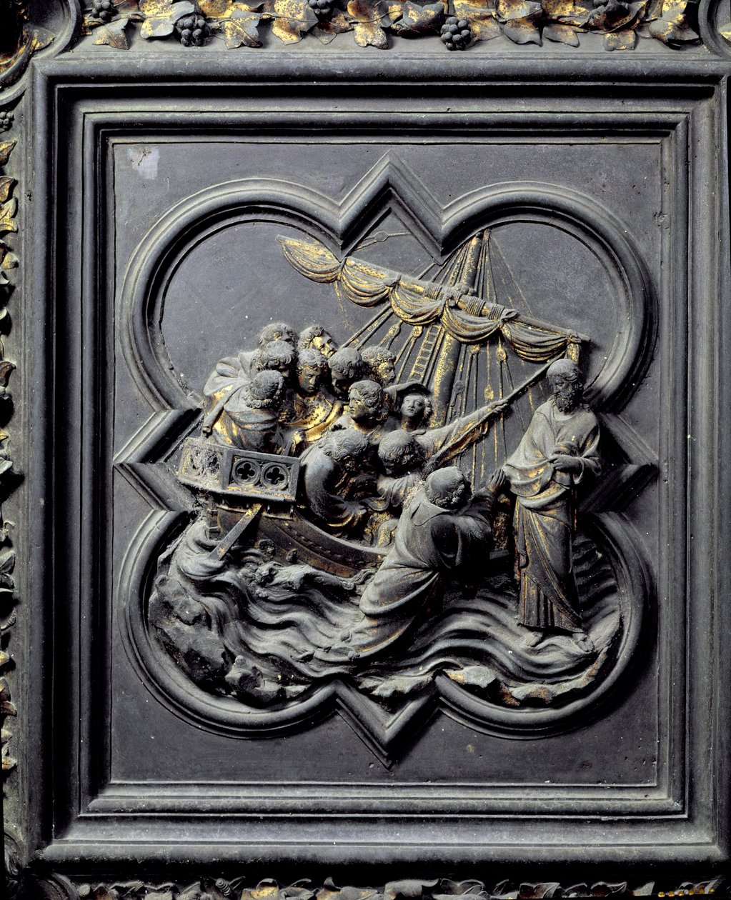Jezus chodzi po wodzie i ratuje Piotra, ósmy panel drzwi północnych baptysterium San Giovanni, 1403-24 (brąz) autorstwa Lorenzo Ghiberti
