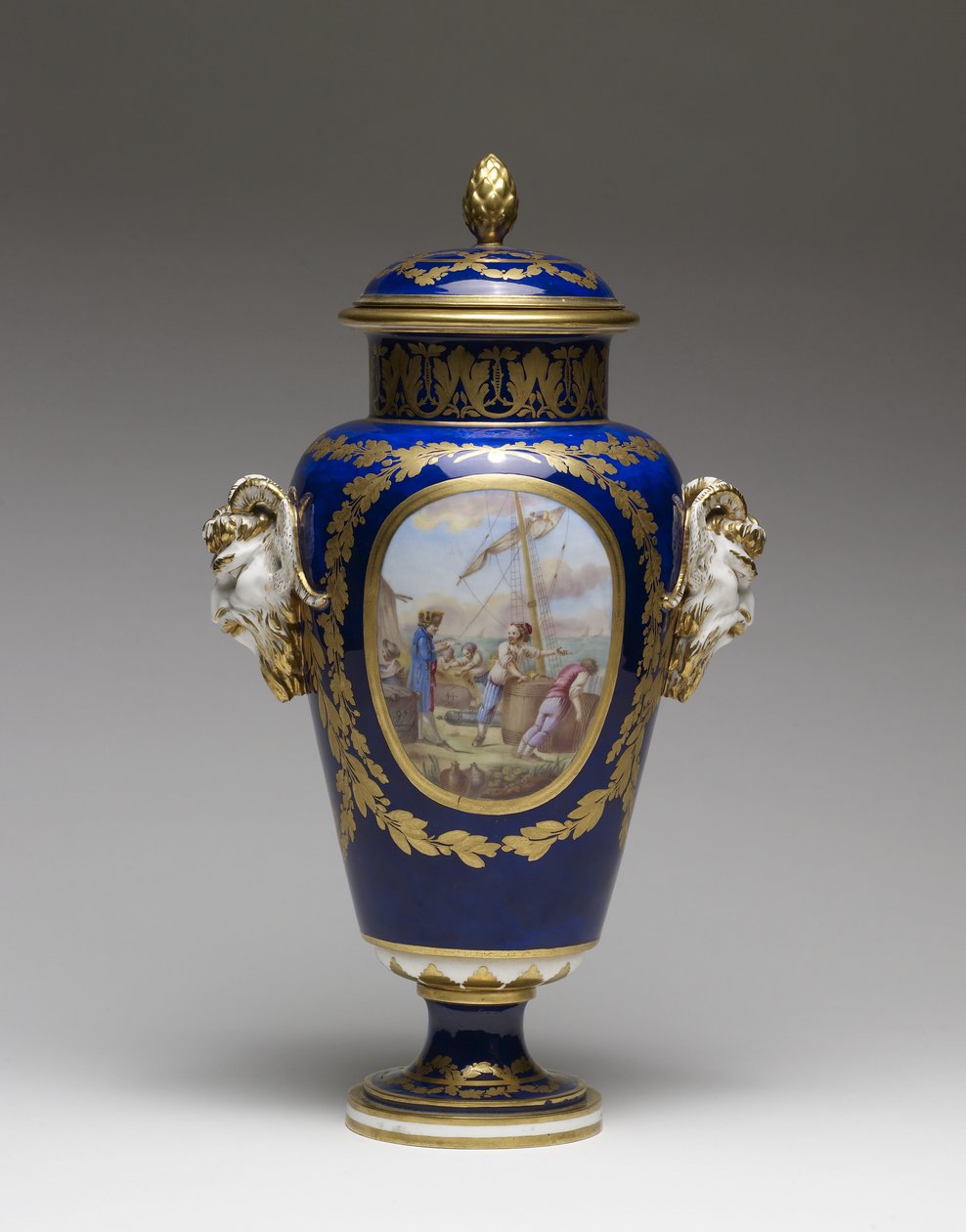 Wazon (miękka porcelana z farbą i złoceniem) autorstwa Louis Simon Boizot